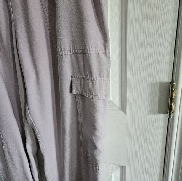 NWOT A New Day High Rise Ankle Cargo Pants - Picture 4 of 11